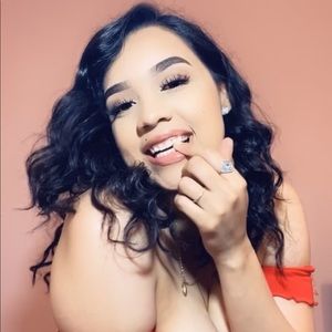 Meet your Posher, Esperanza